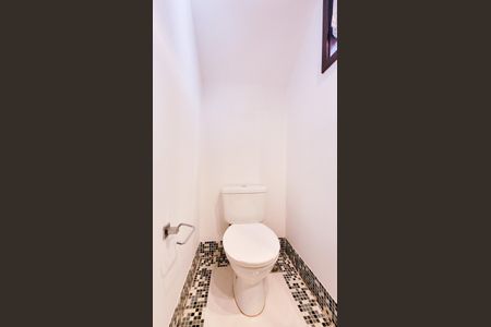 Casa de condomínio à venda com 404m², 3 quartos e 1 vagaLavabo