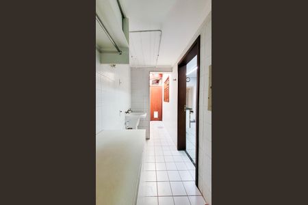 Casa de condomínio à venda com 404m², 3 quartos e 1 vagaÁrea de Serviço