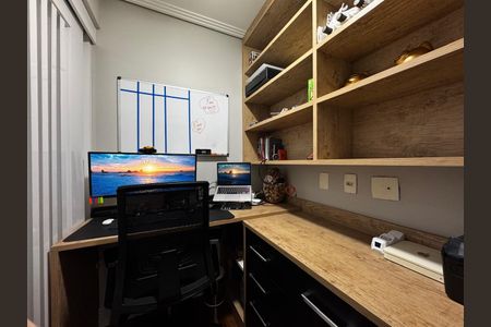 Apartamento à venda com 156m², 4 quartos e 3 vagasQuarto 3