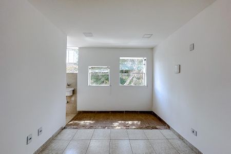 Studio para alugar com 30m², 1 quarto e sem vaga Studio para alugar com 30m², 1 quarto e sem vagaCozinha e Área de Serviço