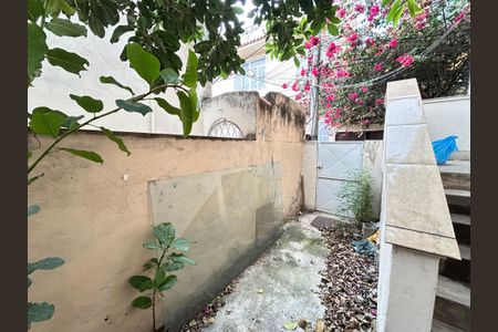 Casa à venda com 66m², 2 quartos e sem vagaQuintal