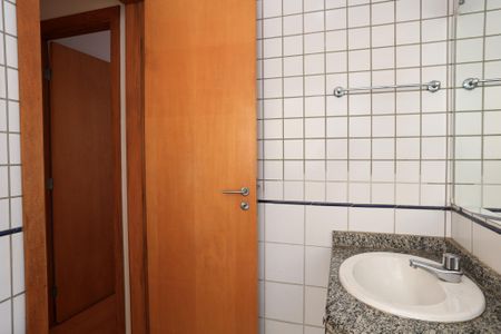 Apartamento à venda com 80m², 3 quartos e 2 vagas Apartamento à venda com 80m², 3 quartos e 2 vagasBanheiro