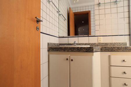 Apartamento à venda com 80m², 3 quartos e 2 vagas Apartamento à venda com 80m², 3 quartos e 2 vagasBanheiro