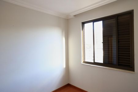 Apartamento à venda com 80m², 3 quartos e 2 vagas Apartamento à venda com 80m², 3 quartos e 2 vagasQuarto