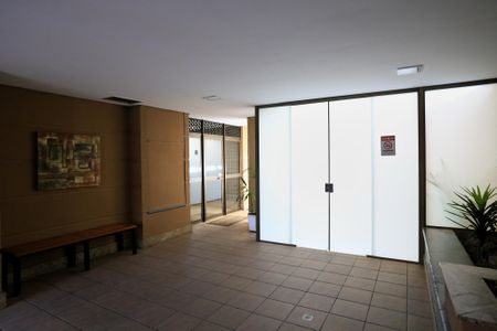 Apartamento à venda com 80m², 3 quartos e 2 vagas Apartamento à venda com 80m², 3 quartos e 2 vagasHall