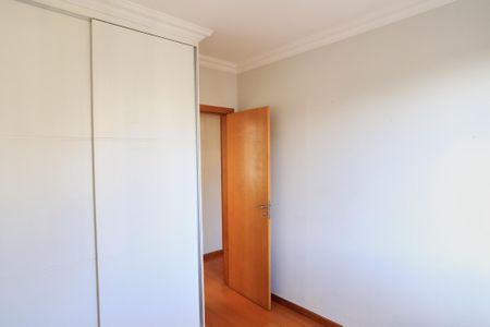 Apartamento à venda com 80m², 3 quartos e 2 vagas Apartamento à venda com 80m², 3 quartos e 2 vagasQuarto