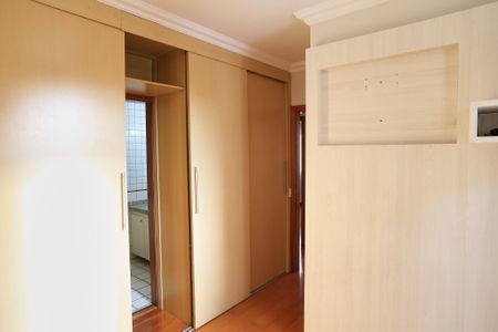 Apartamento à venda com 80m², 3 quartos e 2 vagas Apartamento à venda com 80m², 3 quartos e 2 vagasSuíte