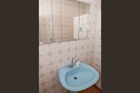 Casa à venda com 150m², 2 quartos e 1 vaga Casa à venda com 150m², 2 quartos e 1 vagaBanheiro