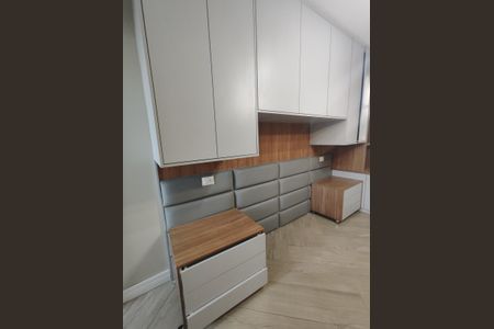 Casa de condomínio à venda com 160m², 3 quartos e 2 vagas Casa de condomínio à venda com 160m², 3 quartos e 2 vagasSuíte