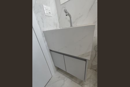 Casa de condomínio à venda com 160m², 3 quartos e 2 vagas Casa de condomínio à venda com 160m², 3 quartos e 2 vagasBanheiro da Suíte