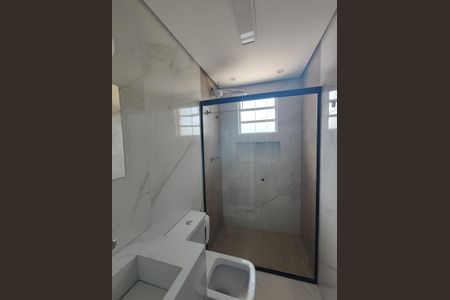 Casa de condomínio à venda com 160m², 3 quartos e 2 vagas Casa de condomínio à venda com 160m², 3 quartos e 2 vagasBanheiro da Suíte