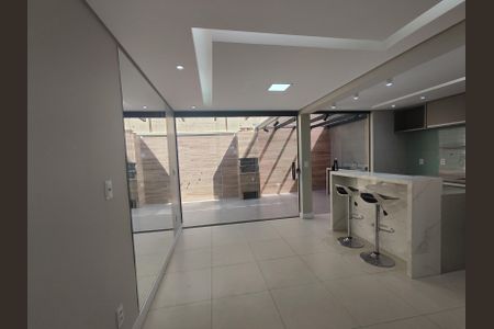 Casa de condomínio à venda com 160m², 3 quartos e 2 vagas Casa de condomínio à venda com 160m², 3 quartos e 2 vagasSala