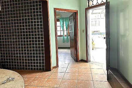 Casa à venda com 367m², 4 quartos e 3 vagas