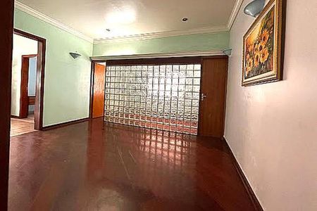 Casa à venda com 367m², 4 quartos e 3 vagas