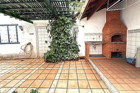 Casa à venda com 367m², 4 quartos e 3 vagas