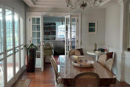 Casa à venda com 4 quartos, 406m² em Pacaembu, São Paulo