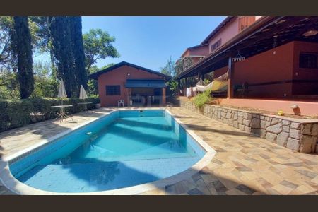 Casa à venda com 480m², 5 quartos e sem vaga
