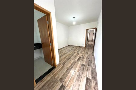 Casa à venda com 3 quartos, 100m² em Parque Tomas Saraiva, São Paulo