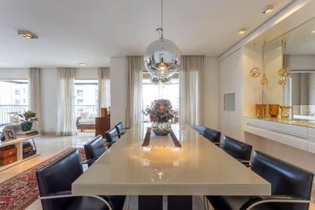 Apartamento à venda com 4 quartos, 302m² em Vila Uberabinha, São Paulo