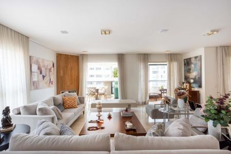 Apartamento à venda com 4 quartos, 302m² em Vila Uberabinha, São Paulo