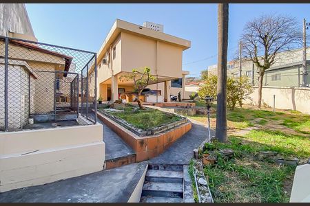 Casa para alugar com 550m², 5 quartos e 20 vagas Casa para alugar com 550m², 5 quartos e 20 vagasÁrea comum