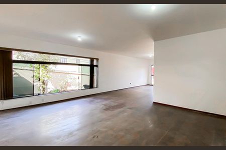 Sala de casa para alugar com 5 quartos, 550m² em Vila Paranagua, São Paulo