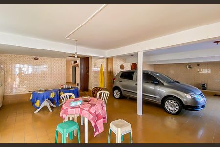 Casa para alugar com 550m², 5 quartos e 20 vagas Casa para alugar com 550m², 5 quartos e 20 vagasGaragem