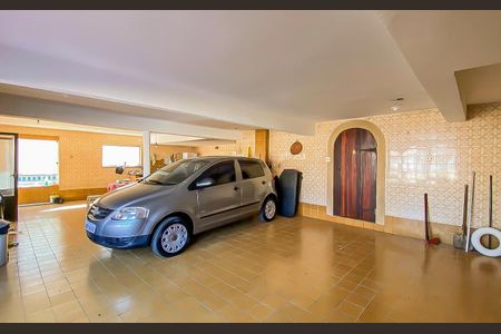 Casa para alugar com 550m², 5 quartos e 20 vagas Casa para alugar com 550m², 5 quartos e 20 vagasGaragem