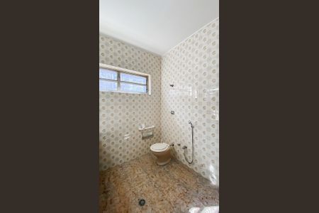 Casa para alugar com 550m², 5 quartos e 20 vagas Casa para alugar com 550m², 5 quartos e 20 vagasBanheiro