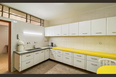 Casa para alugar com 550m², 5 quartos e 20 vagas Casa para alugar com 550m², 5 quartos e 20 vagasCozinha