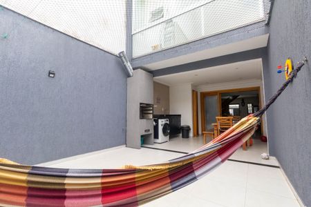 Casa à venda com 100m², 2 quartos e 2 vagasÁrea gourmet e área de serviço
