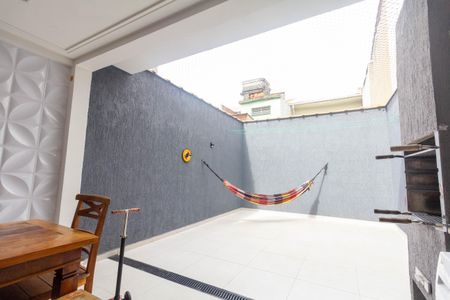 Casa à venda com 100m², 2 quartos e 2 vagasÁrea gourmet e área de serviço