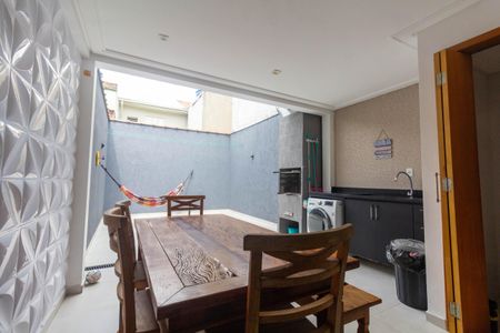 Casa à venda com 100m², 2 quartos e 2 vagasÁrea gourmet e área de serviço