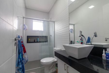 Casa à venda com 100m², 2 quartos e 2 vagasBanheiro 2
