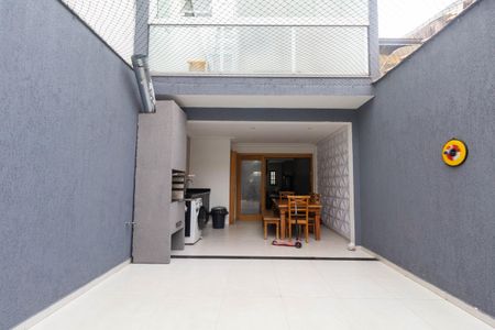 Casa à venda com 100m², 2 quartos e 2 vagasÁrea gourmet e área de serviço