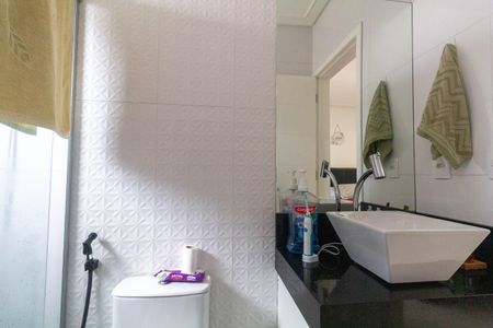 Casa à venda com 100m², 2 quartos e 2 vagasBanheiro 1
