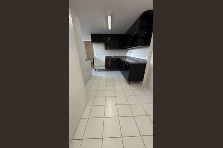 Apartamento à venda com 221m², 4 quartos e 3 vagas Apartamento à venda com 221m², 4 quartos e 3 vagasCozinha