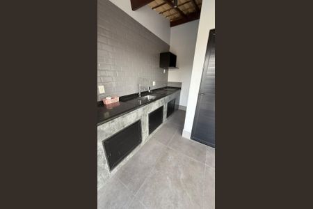 Apartamento à venda com 221m², 4 quartos e 3 vagas Apartamento à venda com 221m², 4 quartos e 3 vagasChurrasqueira