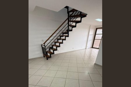 Apartamento à venda com 221m², 4 quartos e 3 vagas Apartamento à venda com 221m², 4 quartos e 3 vagasSala