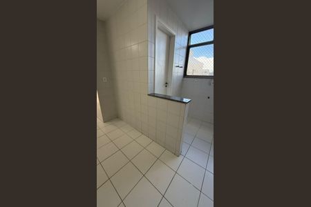 Apartamento à venda com 221m², 4 quartos e 3 vagas Apartamento à venda com 221m², 4 quartos e 3 vagasÁrea de Serviço