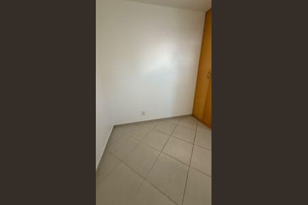 Apartamento à venda com 221m², 4 quartos e 3 vagas Apartamento à venda com 221m², 4 quartos e 3 vagasQuarto de Serviço