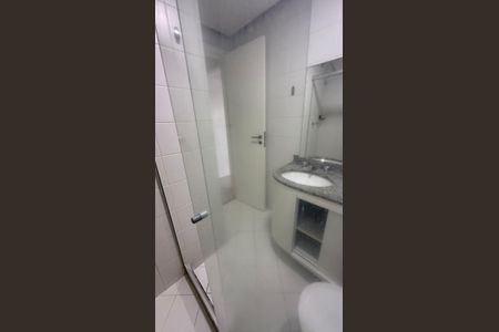 Apartamento à venda com 221m², 4 quartos e 3 vagas Apartamento à venda com 221m², 4 quartos e 3 vagasBanheiro 1