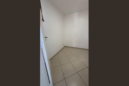 Apartamento à venda com 221m², 4 quartos e 3 vagas Apartamento à venda com 221m², 4 quartos e 3 vagasQuarto de Serviço