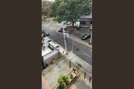 Apartamento à venda com 221m², 4 quartos e 3 vagas Apartamento à venda com 221m², 4 quartos e 3 vagasVista