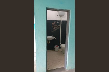 Casa para alugar com 145m², 3 quartos e 2 vagasBanheiro externo 