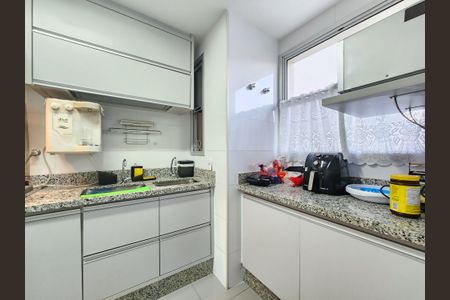 Apartamento à venda com 103m², 3 quartos e 2 vagasCozinha