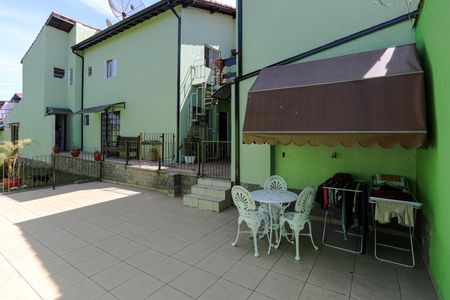 Casa para alugar com 250m², 3 quartos e 3 vagasQuintal