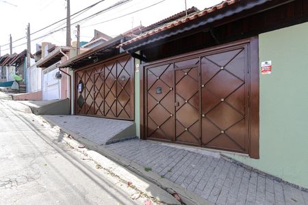 Casa para alugar com 250m², 3 quartos e 3 vagasFachada