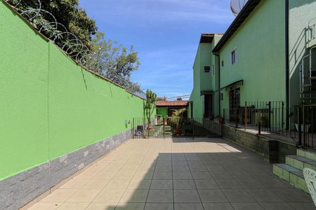 Casa para alugar com 250m², 3 quartos e 3 vagasQuintal