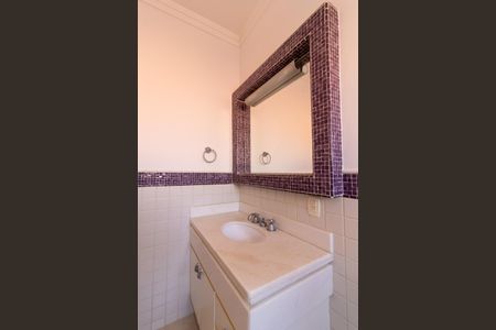 Casa de condomínio à venda com 412m², 5 quartos e 2 vagas Casa de condomínio à venda com 412m², 5 quartos e 2 vagasBanheiro da Suíte 3